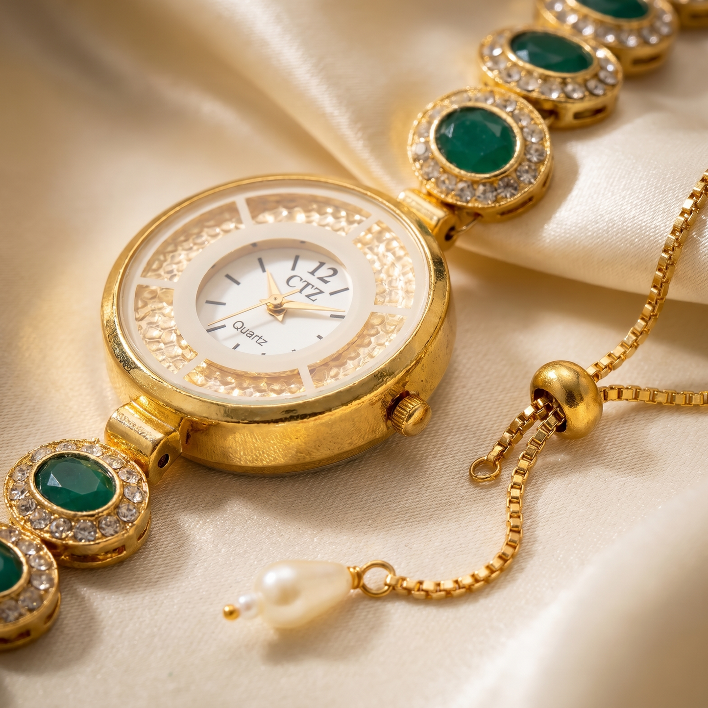 Elegant Emerald Stone Heritage Bracelet Watch
