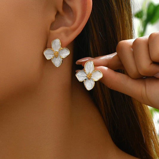 Four Leaf Flower Earring