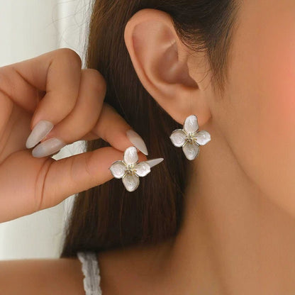 Four Leaf Flower Earring