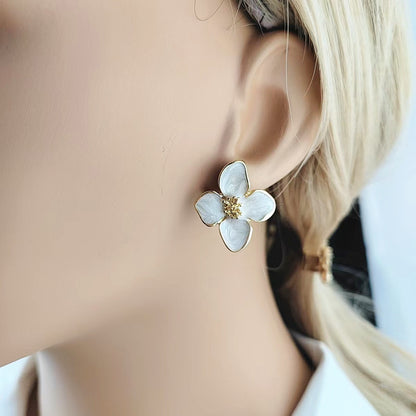 Four Leaf Flower Earring